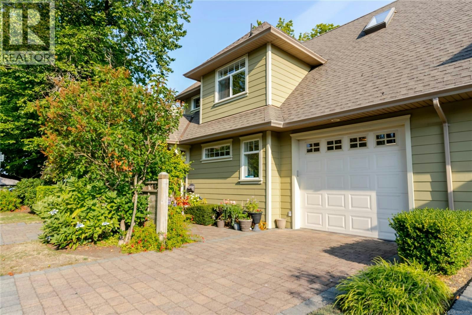 2420 Mt. Baker Avenue, Sidney, BC, V8L 6A1