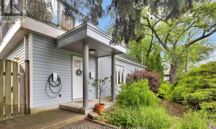 2 Foch Avenue