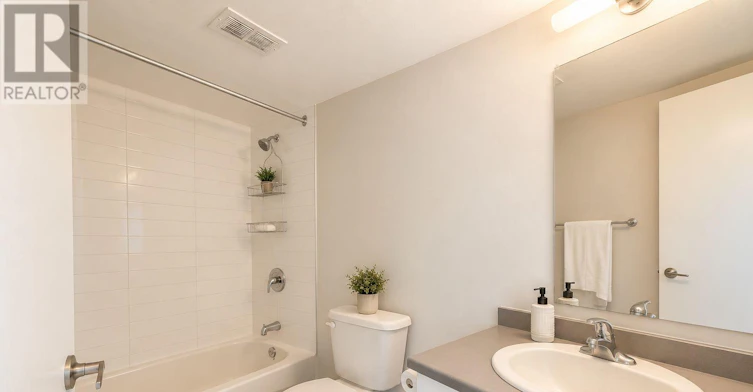 601-50 Driftwood Avenue, Toronto, ON, M3N 2M6 - 5