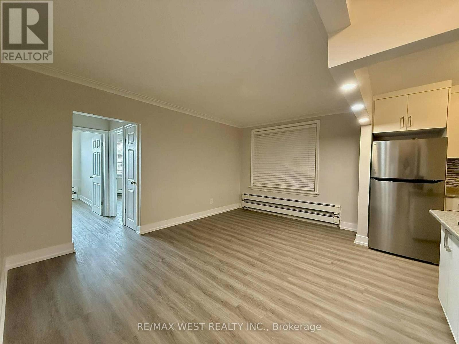 2-402 Royal York Road, Toronto, ON, M8Y 2R5 - 2