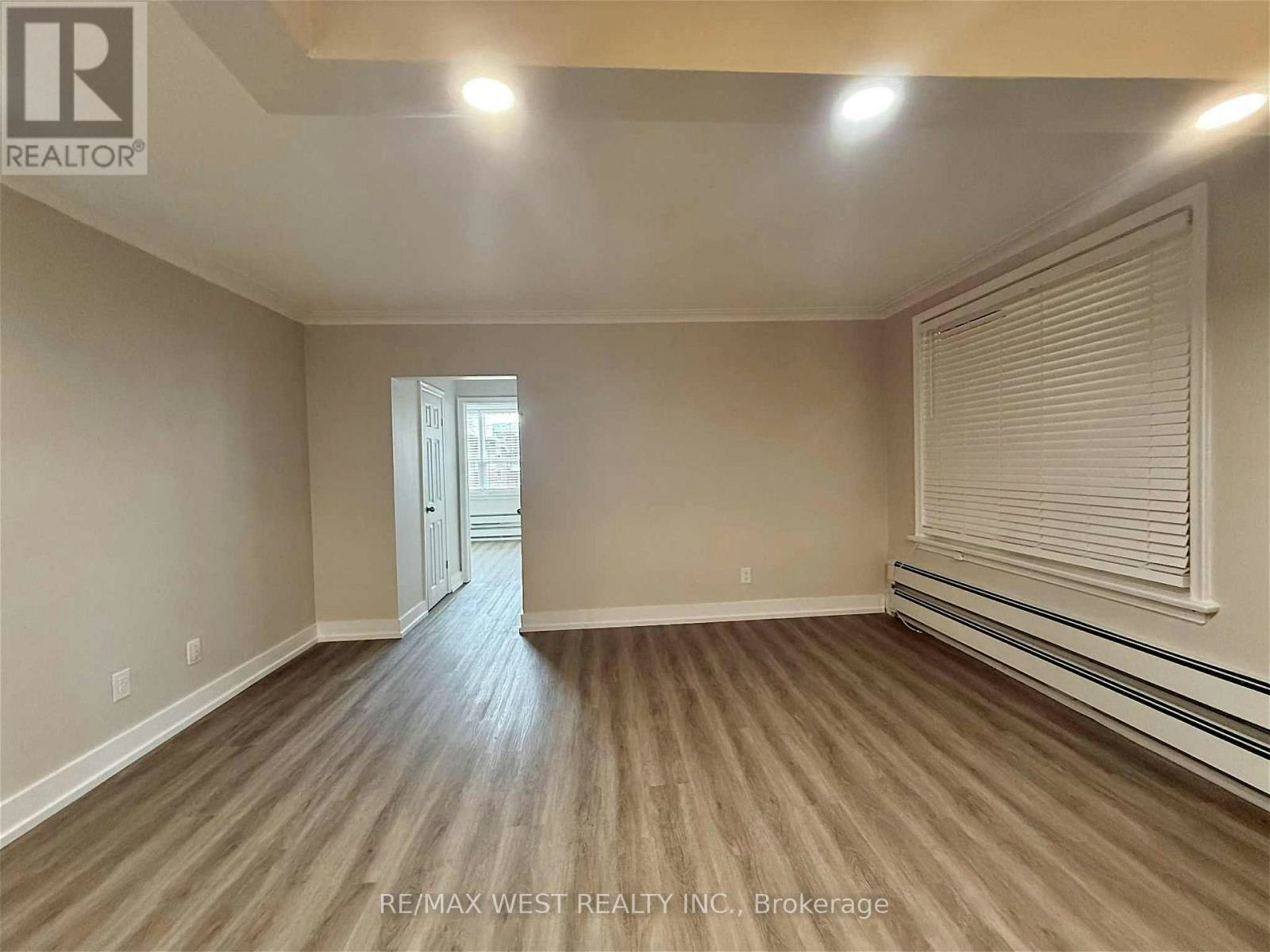 2-402 Royal York Road, Toronto, ON, M8Y 2R5 - 3