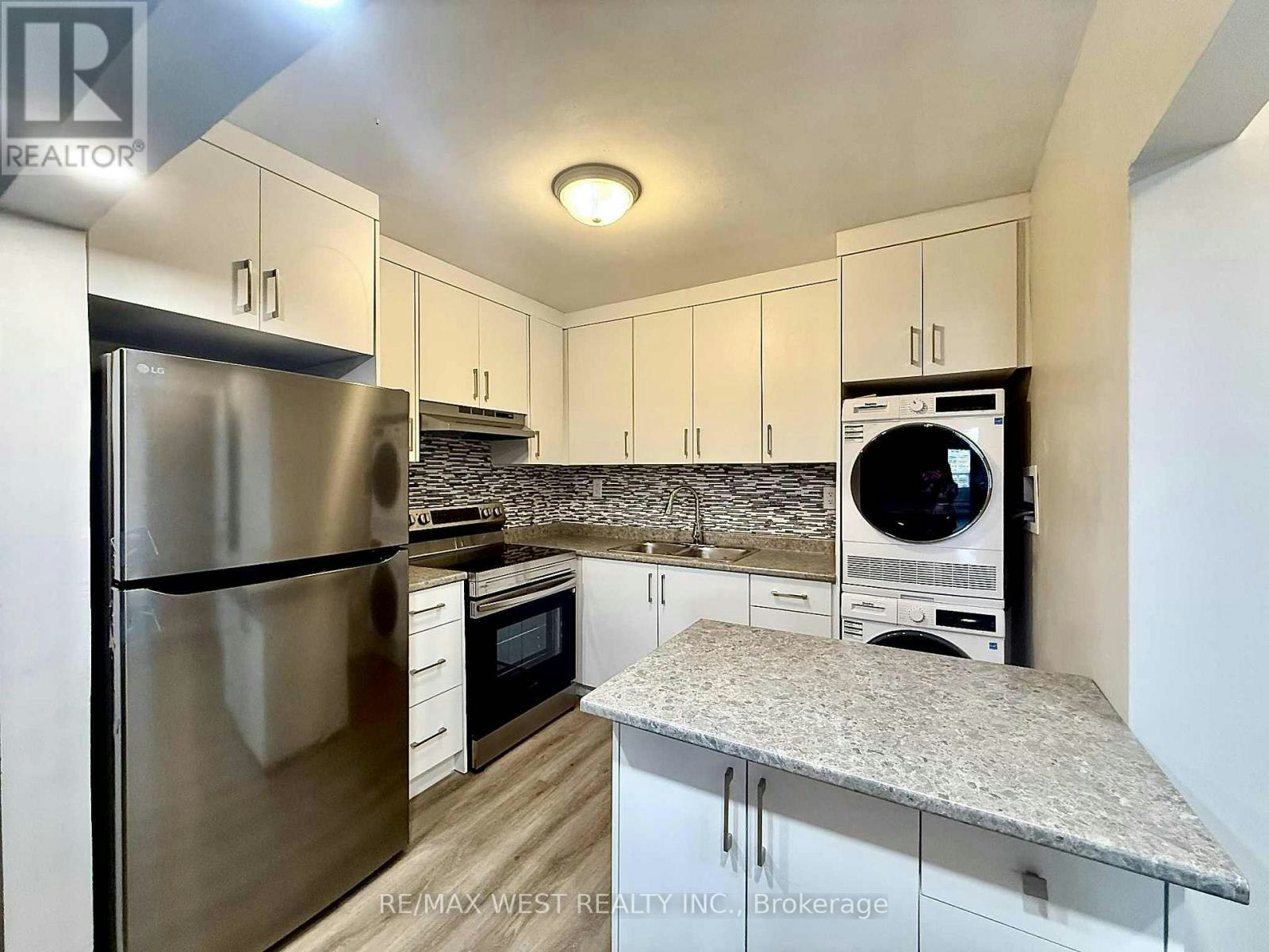 2-402 Royal York Road, Toronto, ON, M8Y 2R5
