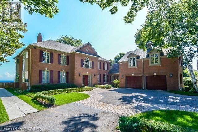 16 Ennisclare Drive W, Oakville, ON, L6J 4N2
