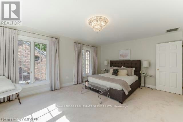 16 Ennisclare Drive W, Oakville, ON, L6J 4N2 - 17