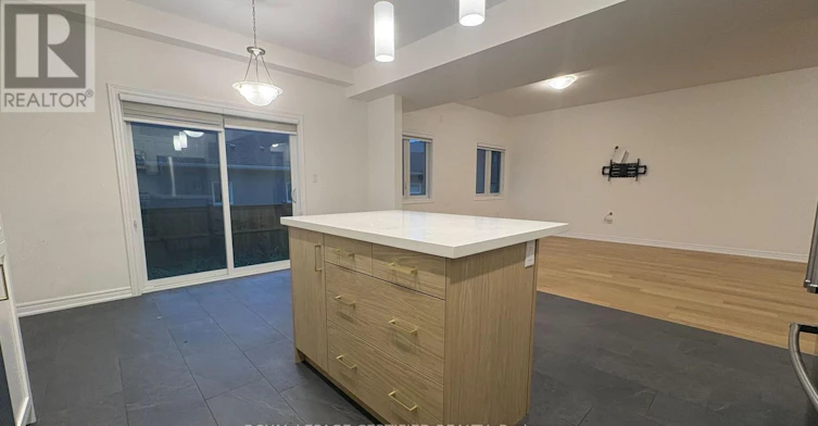 11 Alicia Crescent, Thorold, ON, L2V 0M1 - 11