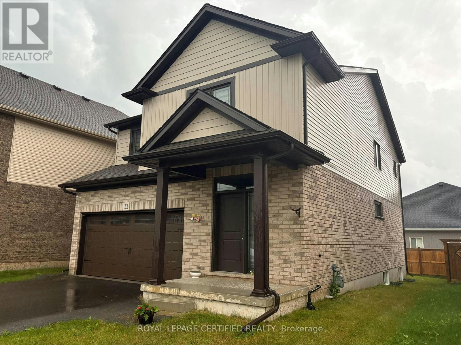 11 Alicia Crescent, Thorold, ON, L2V 0M1 - 2