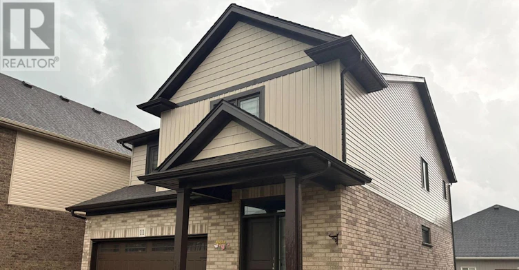 11 Alicia Crescent, Thorold, ON, L2V 0M1 - 2