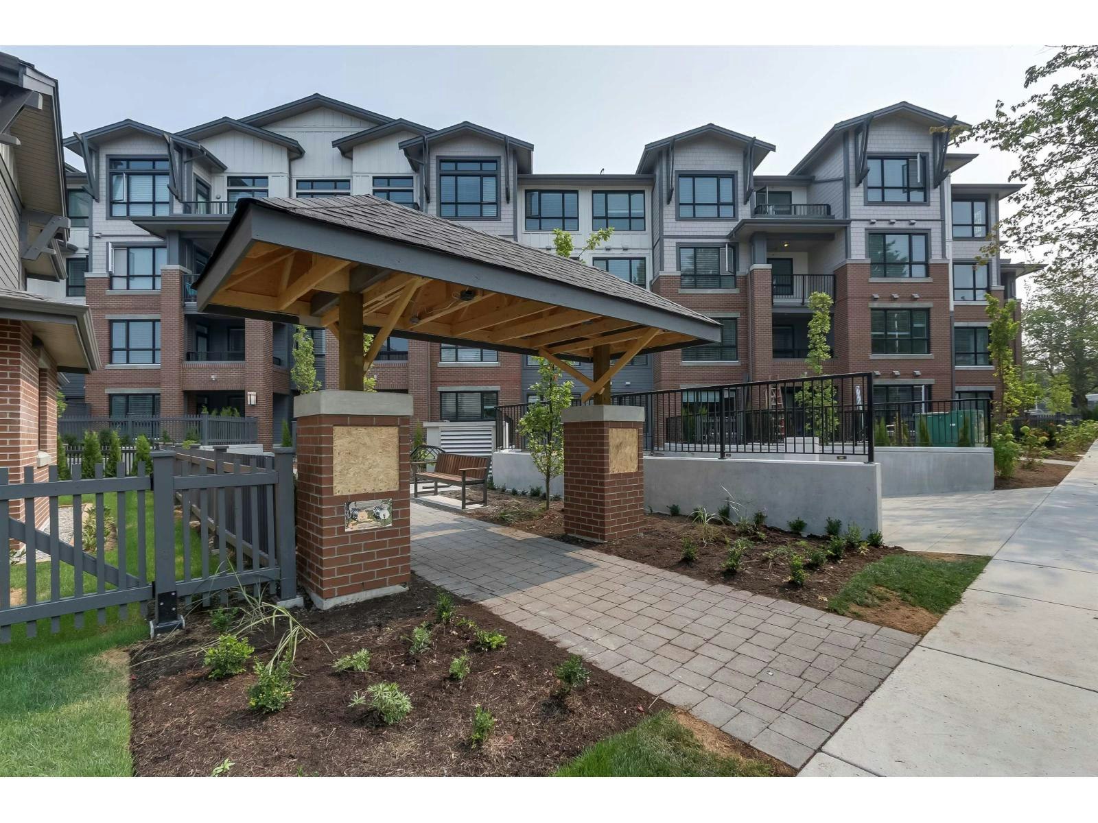 316-2960 151 Street, Surrey, BC, V4P 0G3