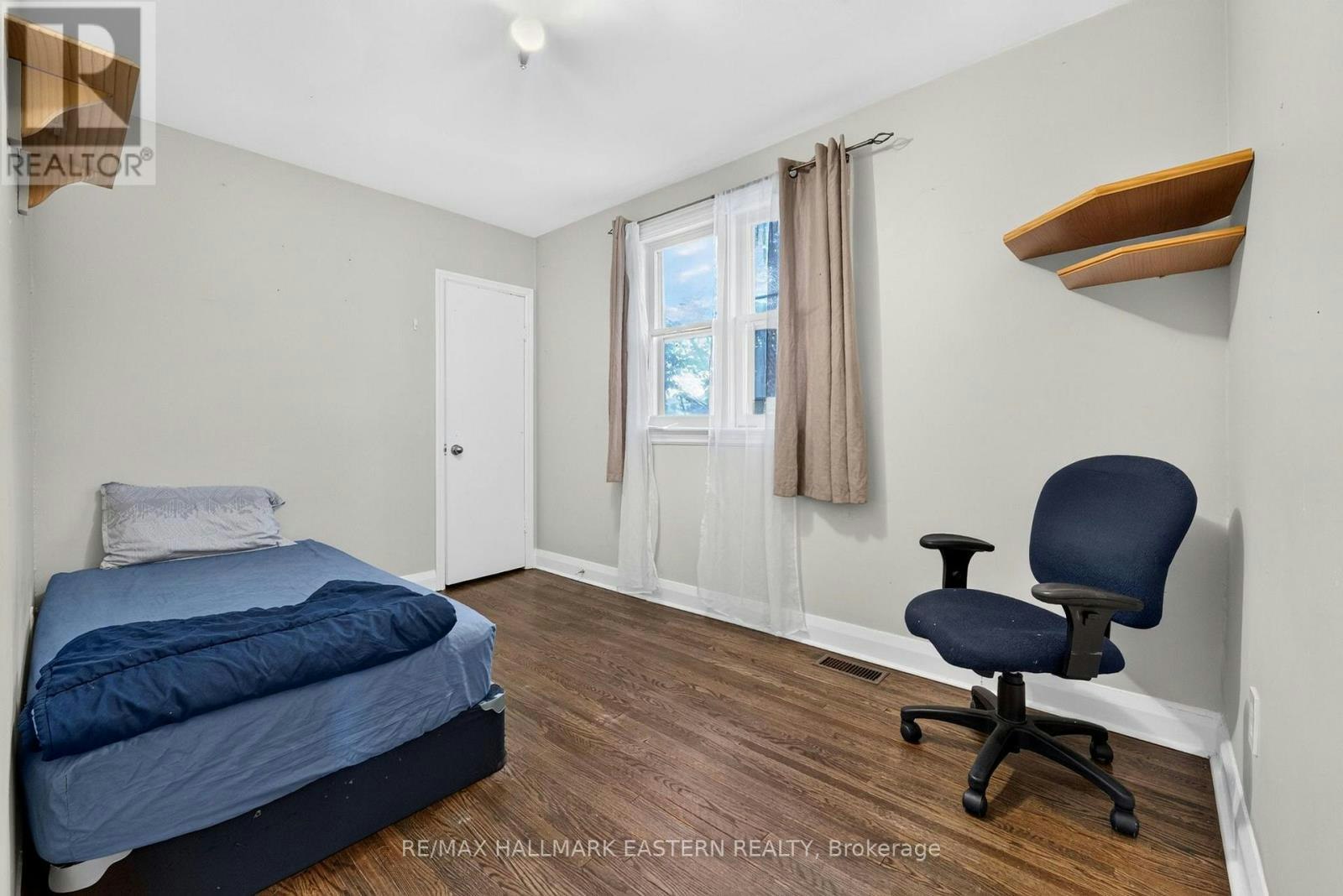599 Donegal Street, Peterborough, ON, K9H 4M3 - 15