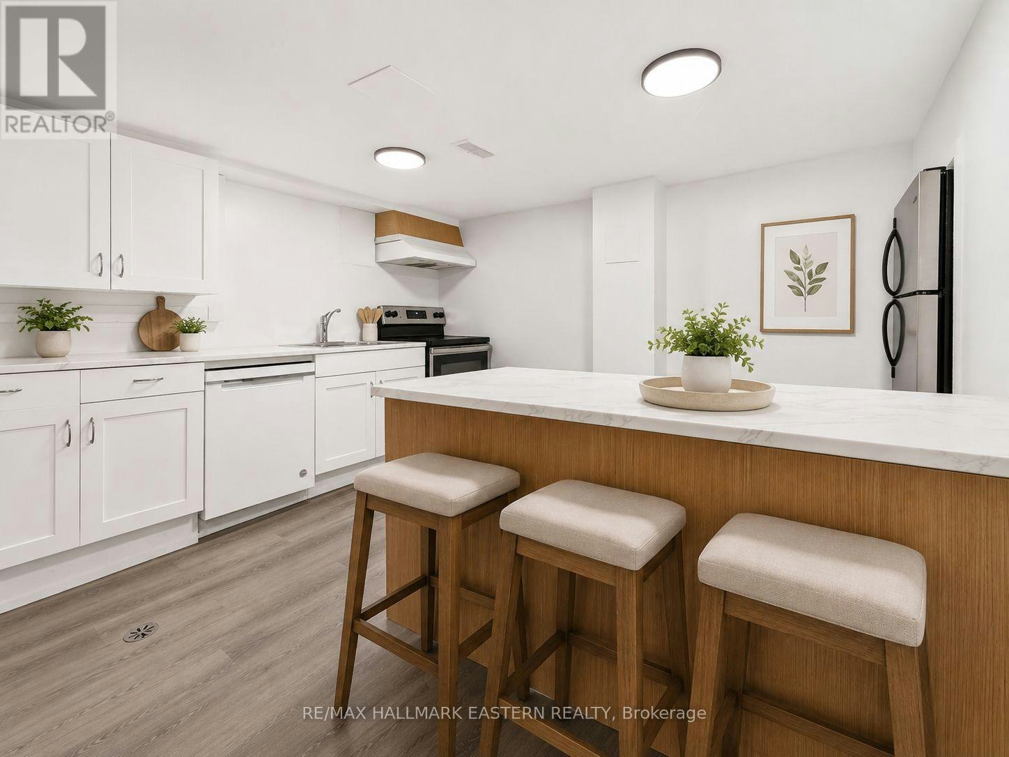 599 Donegal Street, Peterborough, ON, K9H 4M3 - 44