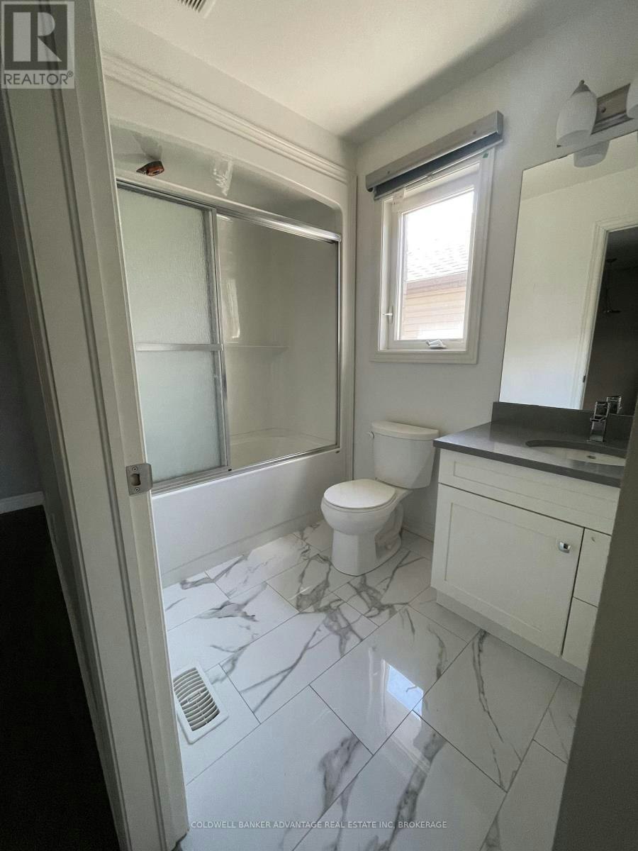 9577 Tallgrass Street, Niagara Falls, ON, L2G 0Y3 - 9