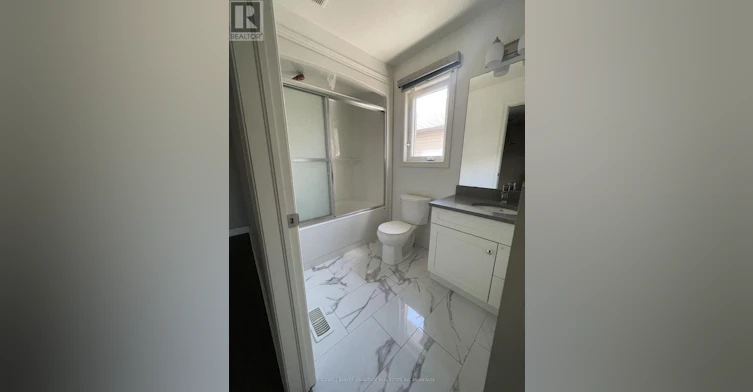 9577 Tallgrass Street, Niagara Falls, ON, L2G 0Y3 - 9