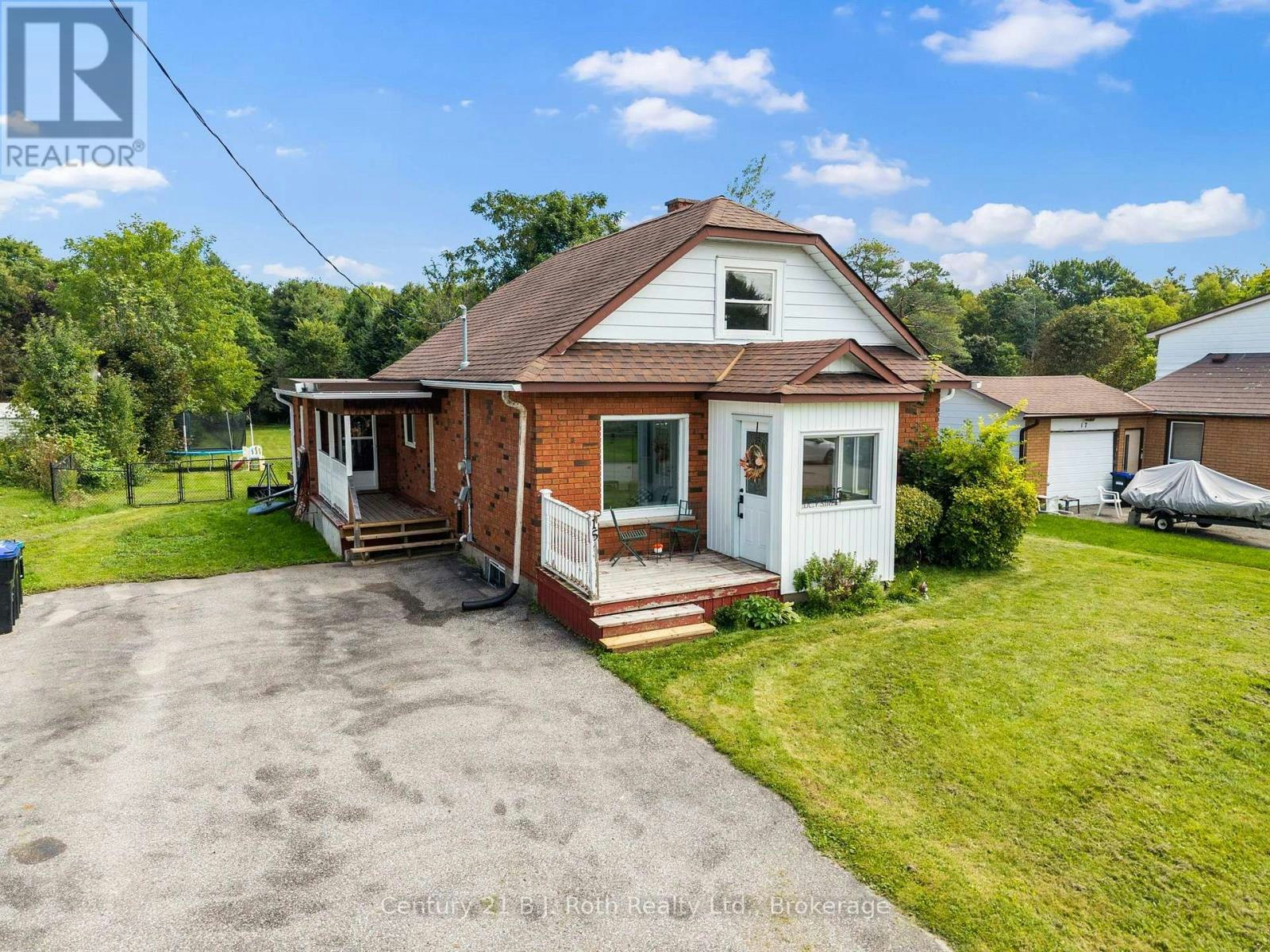 15 Lucy Street, Penetanguishene, ON, L9M 1K7