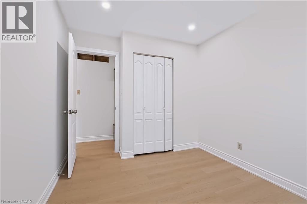 5 Nathaniel Crescent, Kitchener, ON, N2P 1L3 - 21