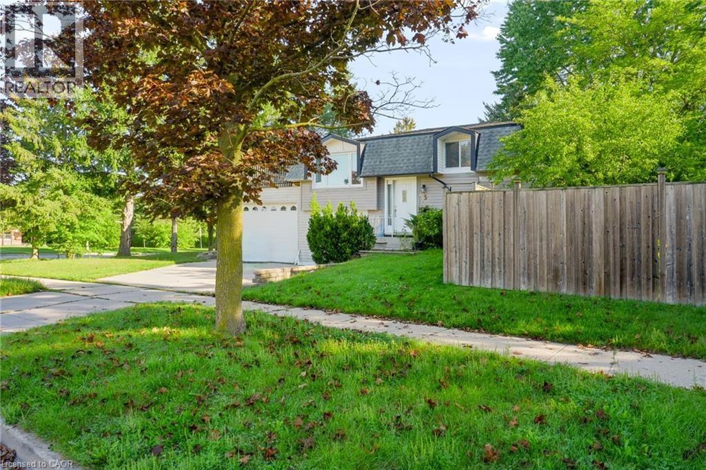 5 Nathaniel Crescent, Kitchener, ON, N2P 1L3 - 2