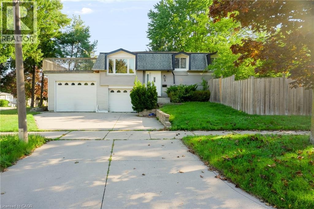 5 Nathaniel Crescent, Kitchener, ON, N2P 1L3
