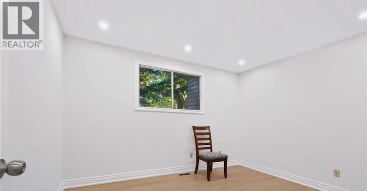 5 Nathaniel Crescent, Kitchener, ON, N2P 1L3 - 16