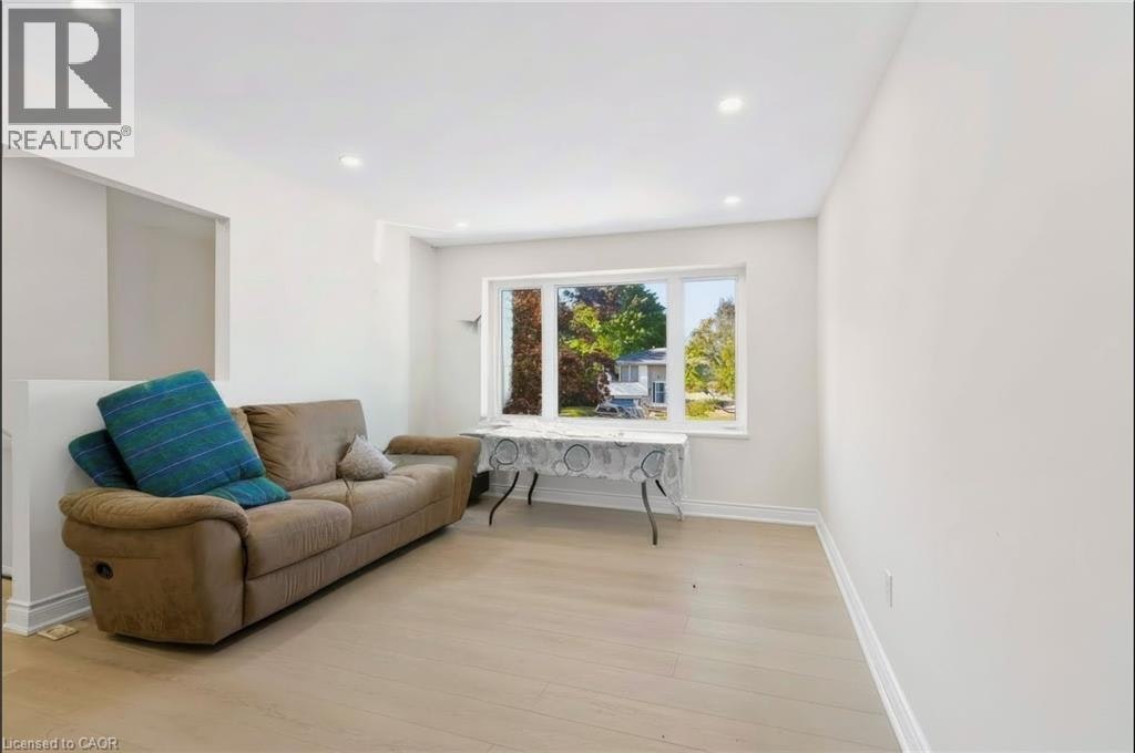 5 Nathaniel Crescent, Kitchener, ON, N2P 1L3 - 7