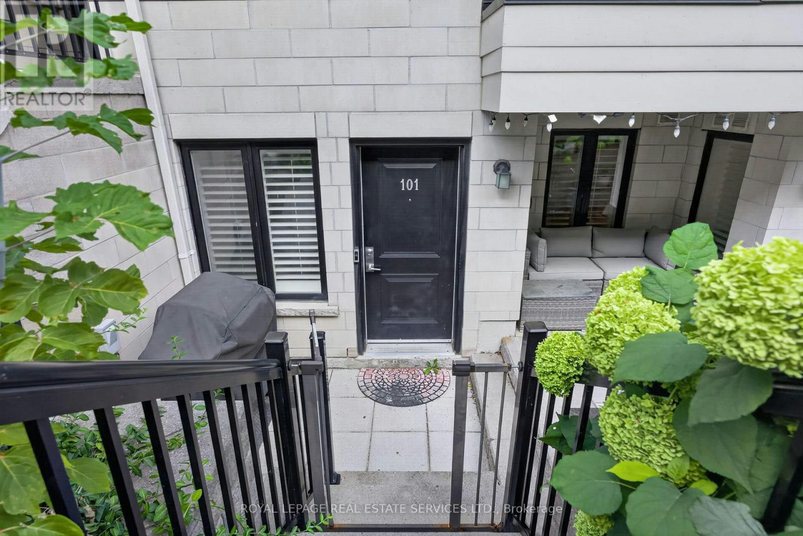 101-30 Carnation Avenue, Toronto, ON, M8V 0B8