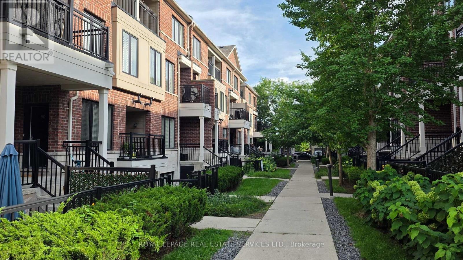 101-30 Carnation Avenue, Toronto, ON, M8V 0B8