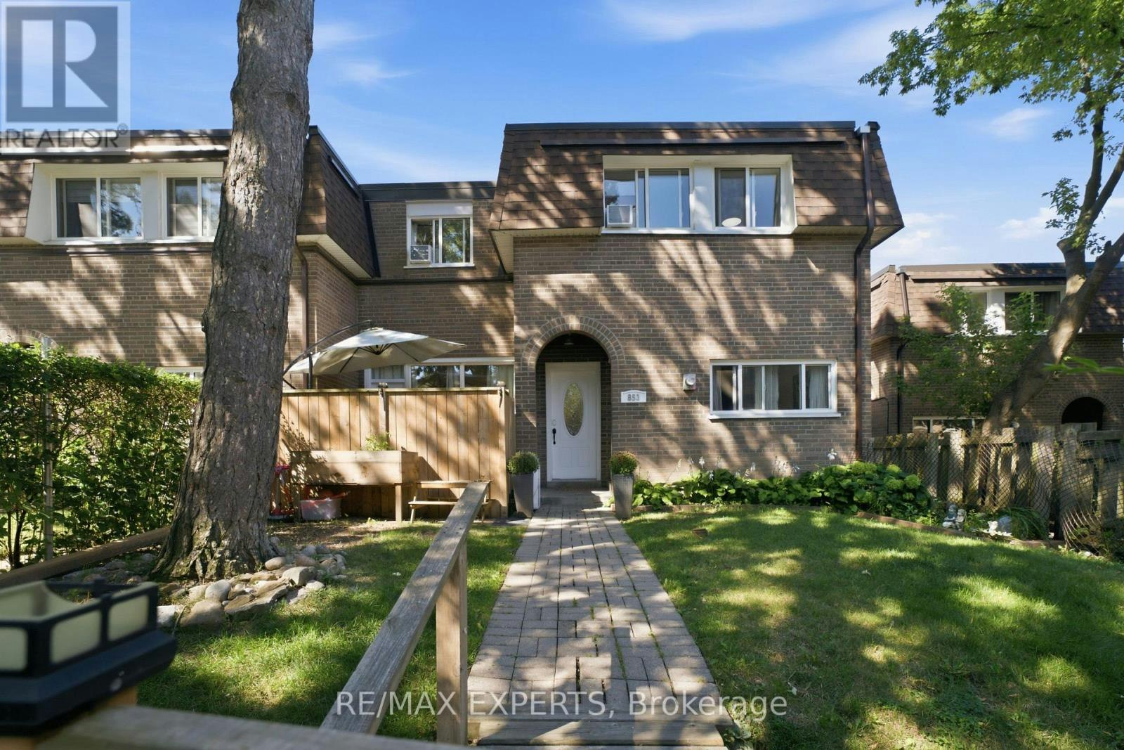 853-30 Tandridge Crescent, Toronto, ON, M9W 2P2