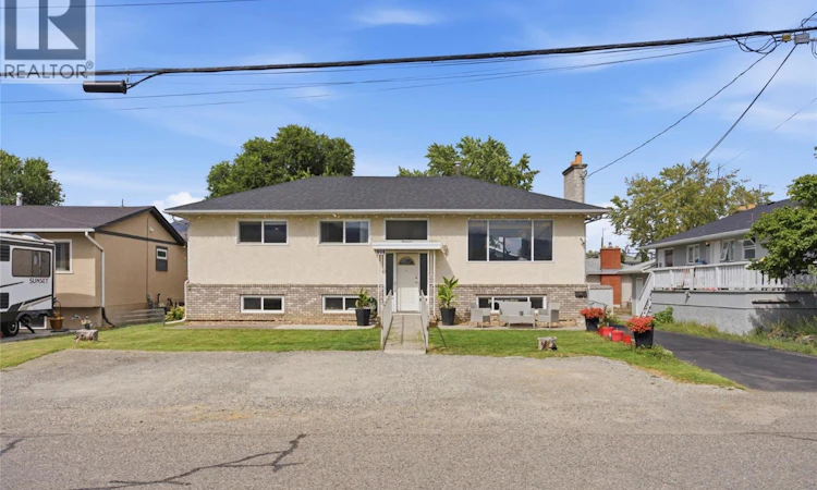 908 Renfrew Avenue