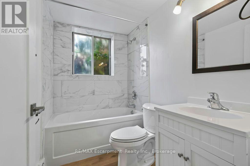 103-2393 New Street, Burlington, ON, L7R 1K1 - 8
