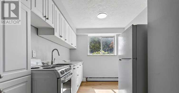 103-2393 New Street, Burlington, ON, L7R 1K1 - 9