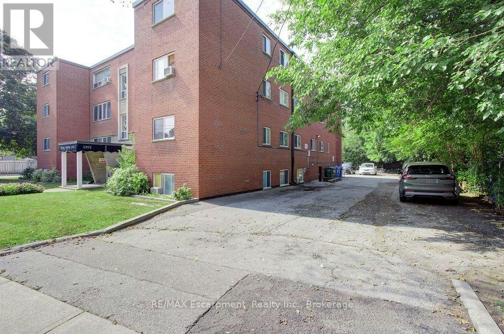 103-2393 New Street, Burlington, ON, L7R 1K1 - 21