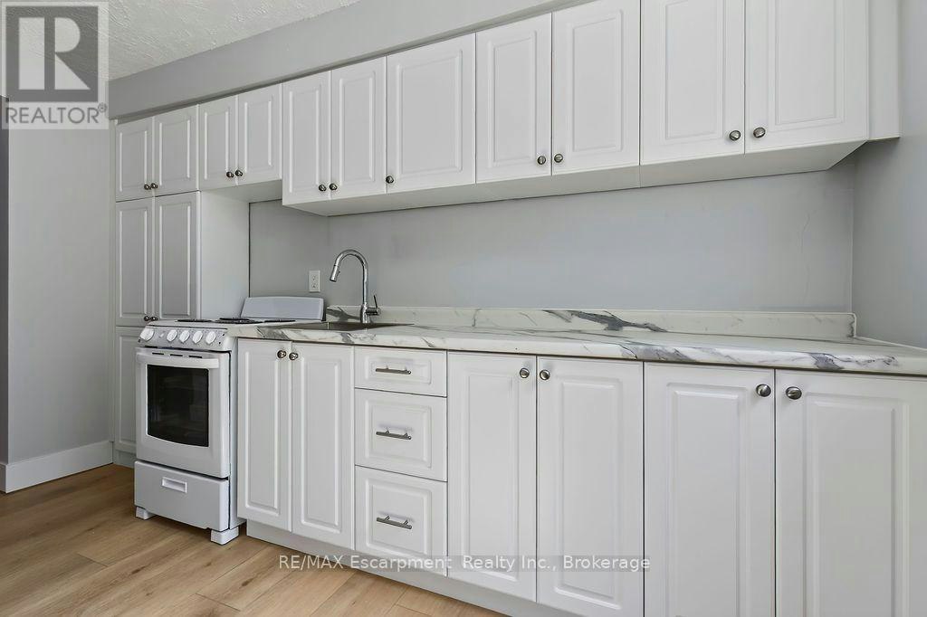 103-2393 New Street, Burlington, ON, L7R 1K1 - 11