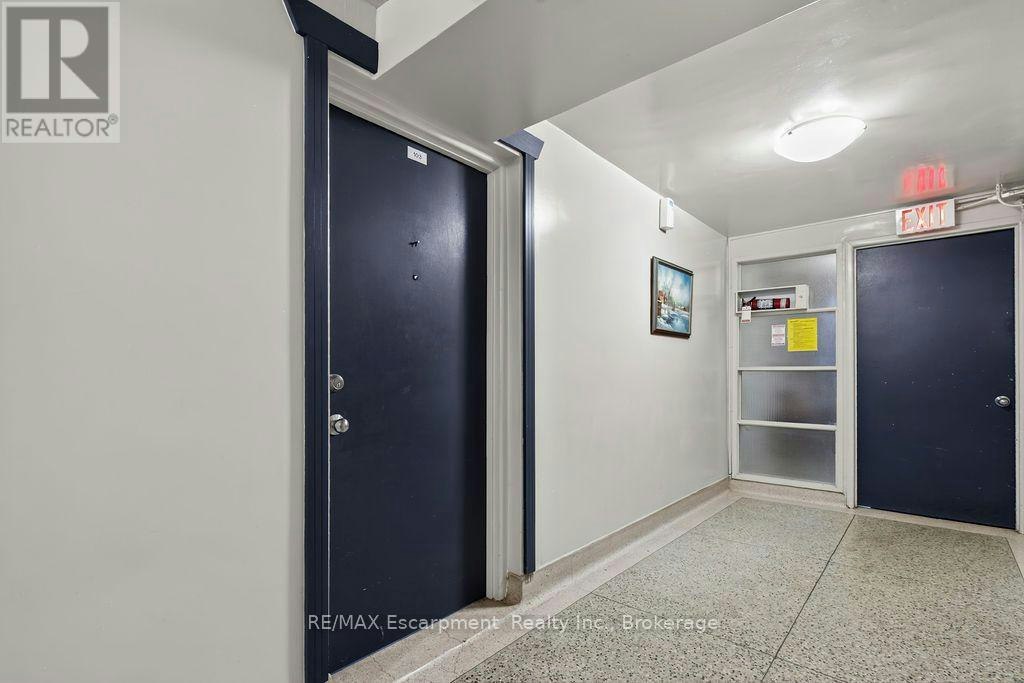 103-2393 New Street, Burlington, ON, L7R 1K1 - 18