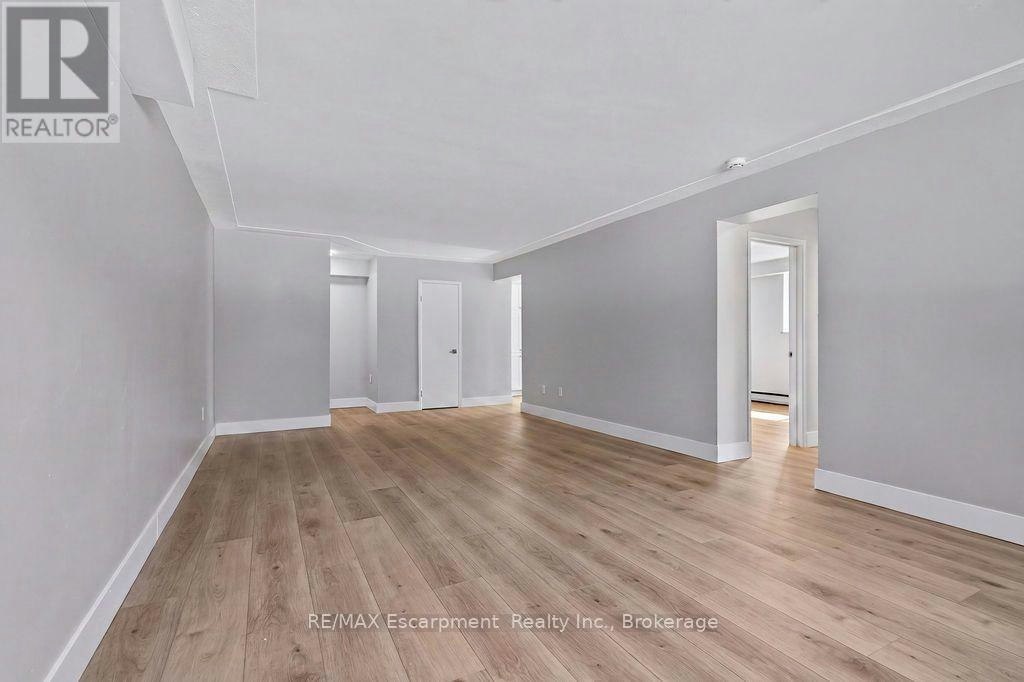 103-2393 New Street, Burlington, ON, L7R 1K1 - 17