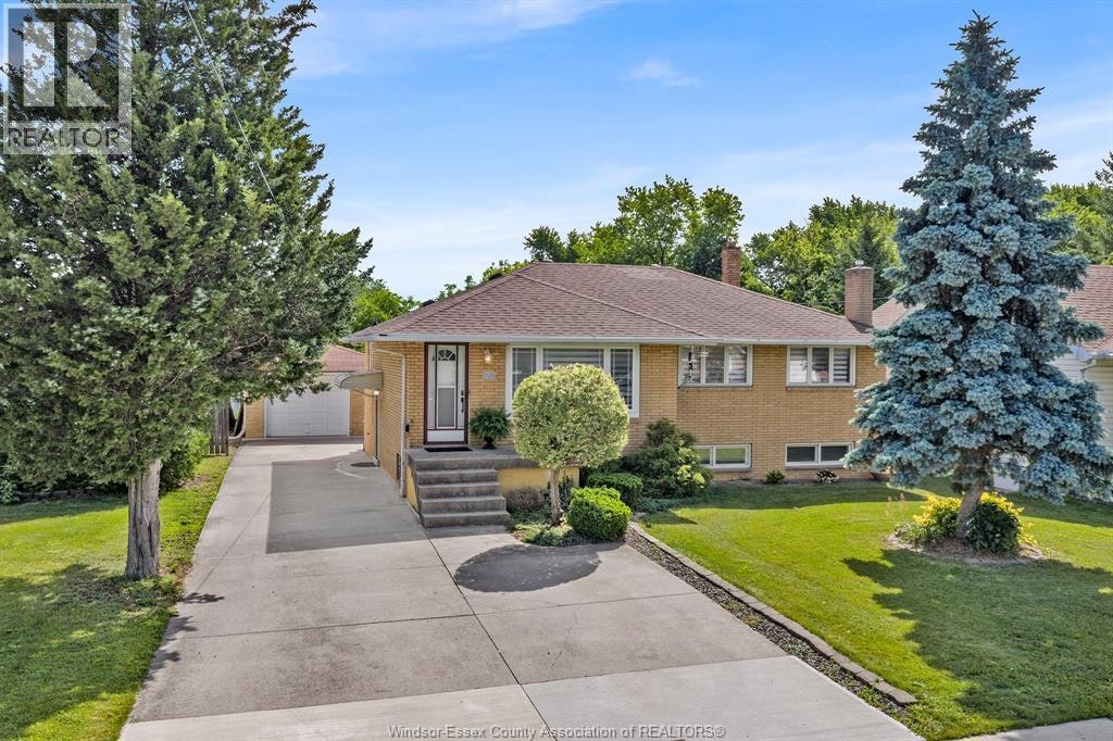 2528 Jos St Louis, Windsor, ON, N8T 2M5