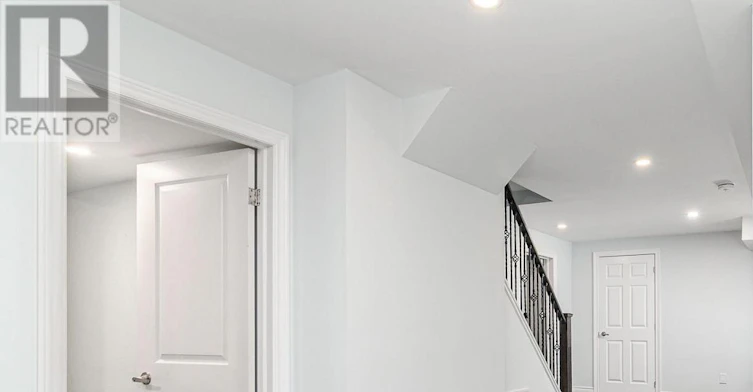 BSMT-125 Harkness Drive, Whitby, ON, L1R 2E9 - 12