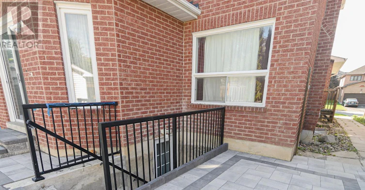 BSMT-125 Harkness Drive, Whitby, ON, L1R 2E9 - 4