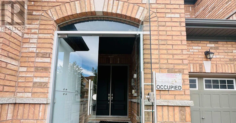 32 Capreol Avenue, Aurora, ON, L4G 7C4 - 2