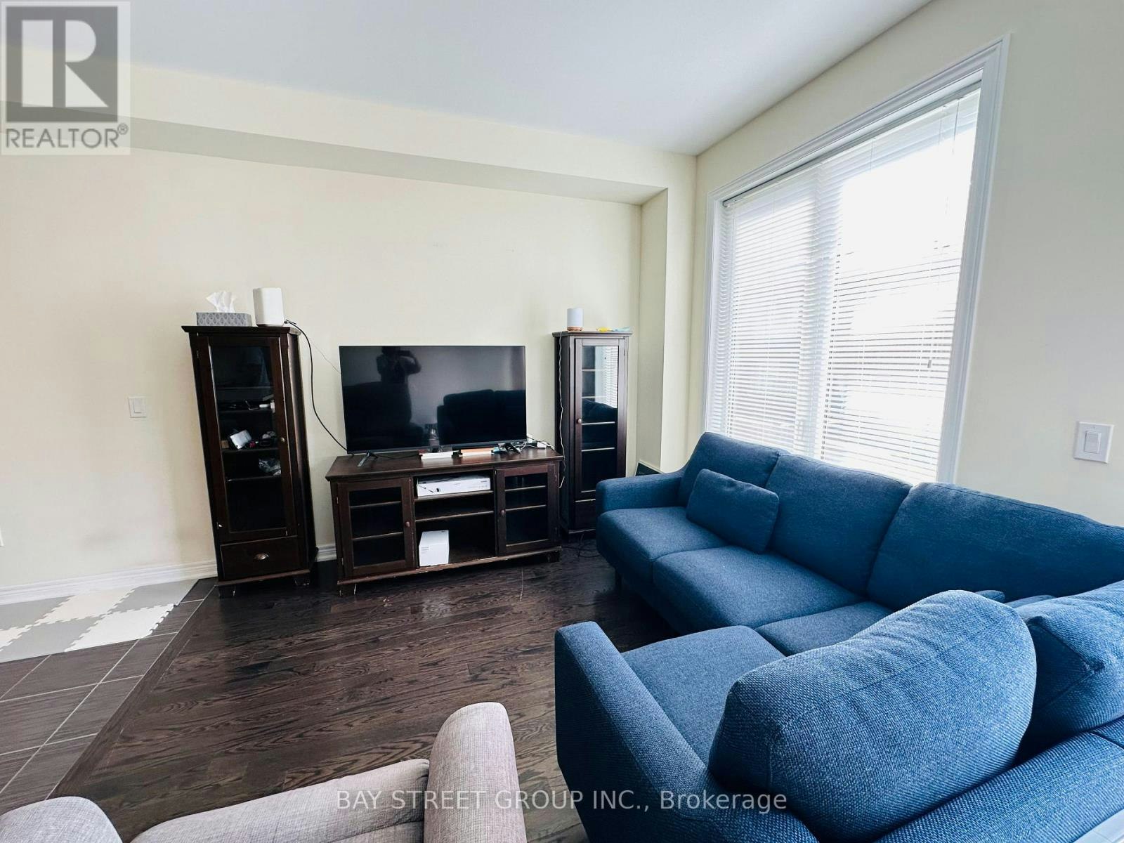 32 Capreol Avenue, Aurora, ON, L4G 7C4 - 16