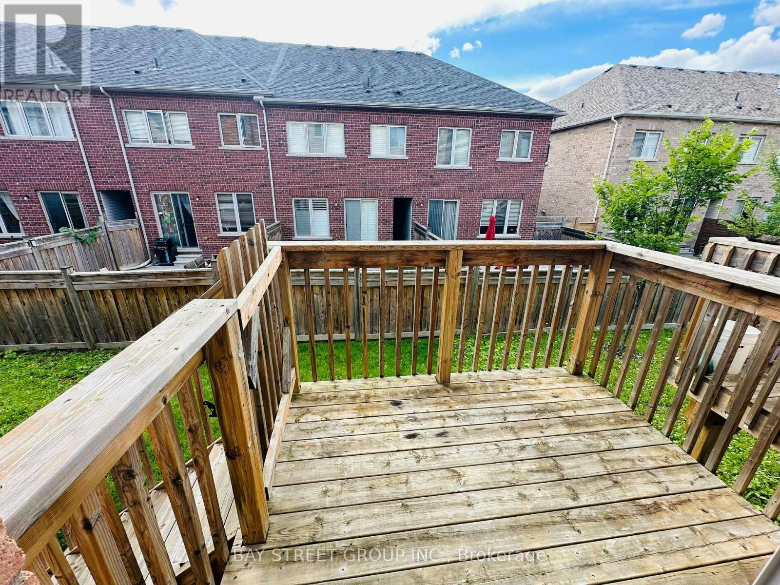 32 Capreol Avenue, Aurora, ON, L4G 7C4 - 32