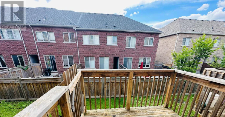 32 Capreol Avenue, Aurora, ON, L4G 7C4 - 32