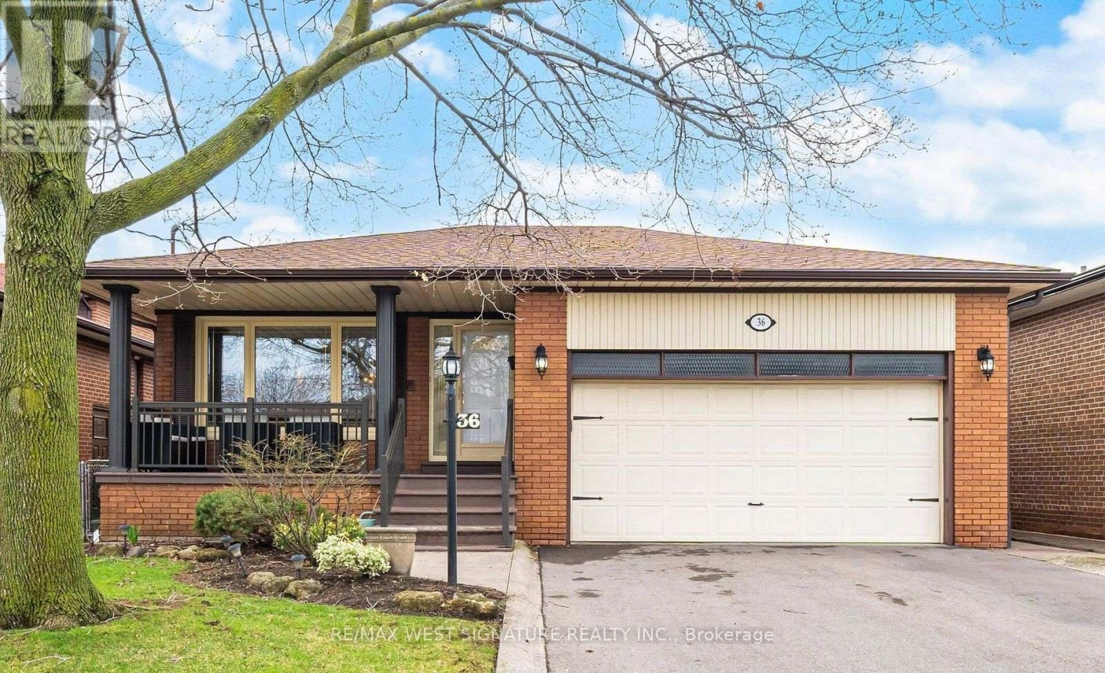 36 Windsor Road, Toronto, ON, M9R 3G4