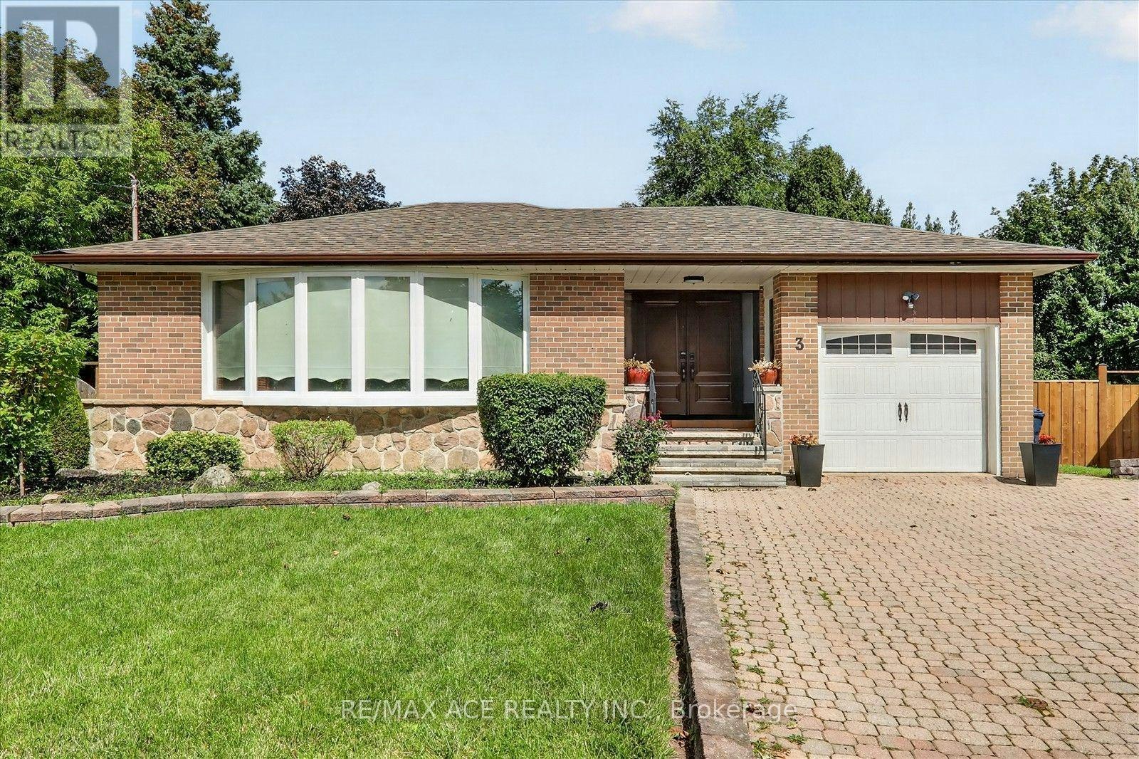 3 Pipestone Place, Toronto, ON, M9W 3V4