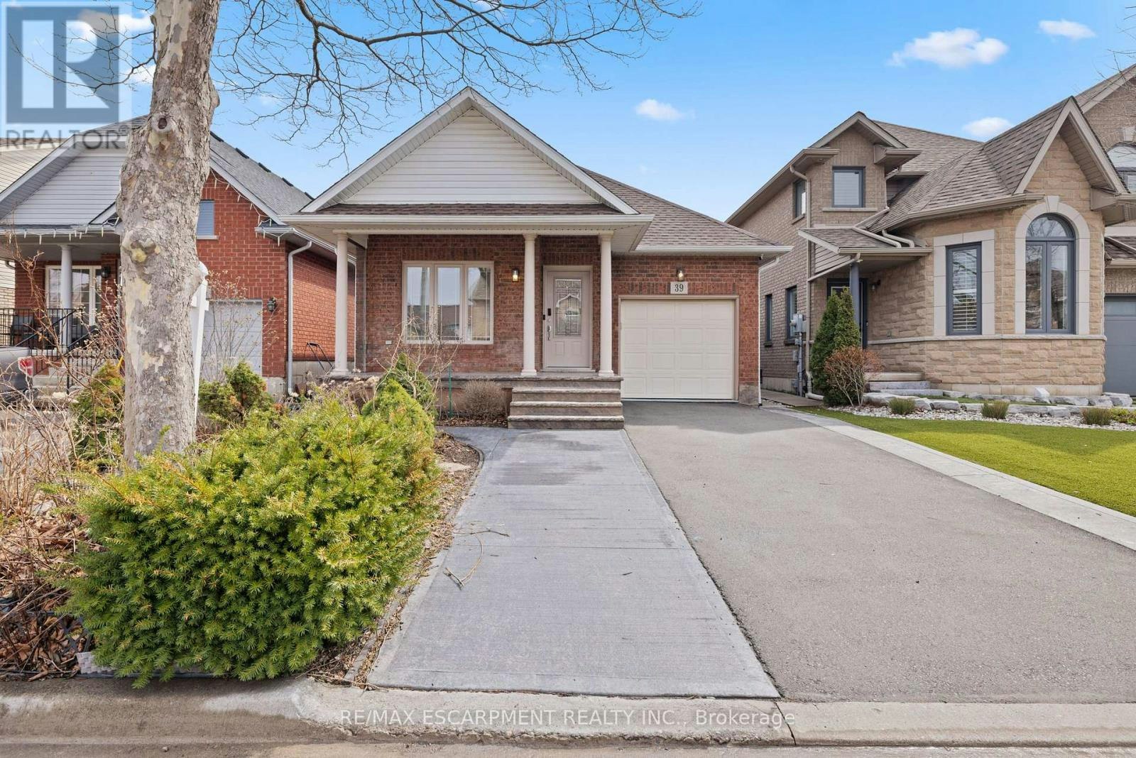 39 Mckibbon Avenue, Hamilton, ON, L0R 1P0 - 2