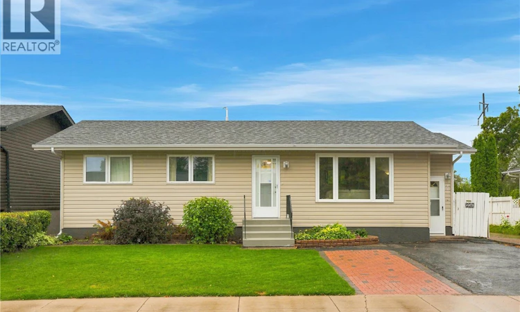 226 Dickey Crescent