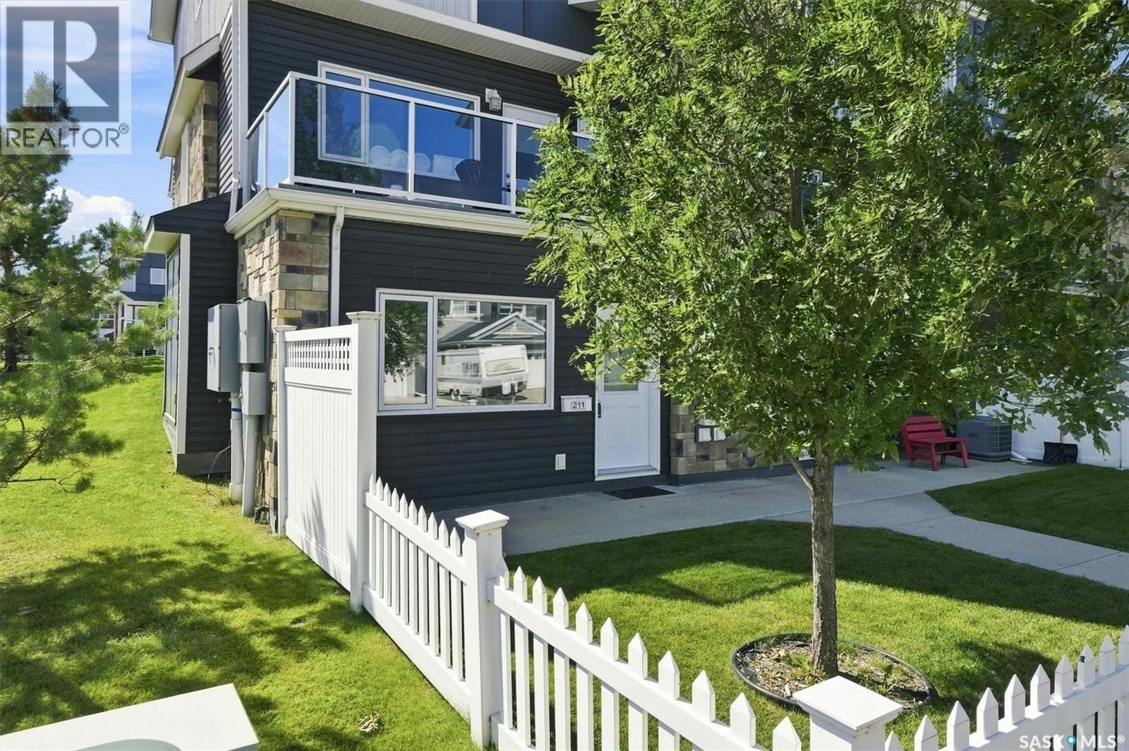 211-225 Hassard Close, Saskatoon, SK, S7L 2W8