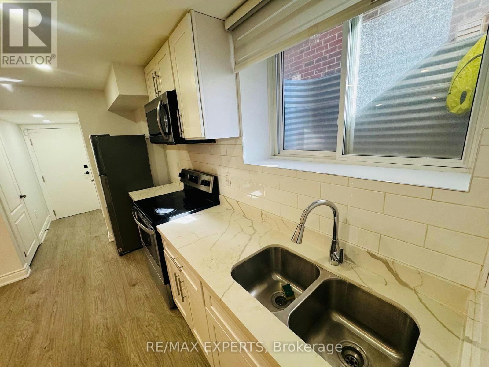 117 Baffin Crescent, Brampton, ON, L7A 4K9 - 2