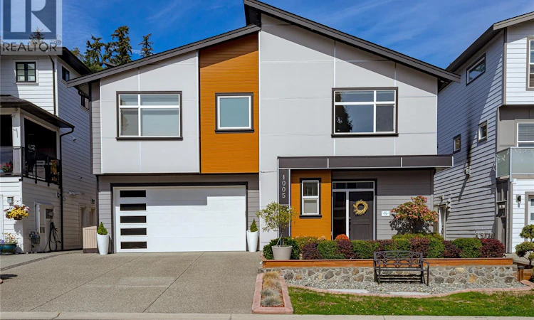 1005 Golden Spire Crescent