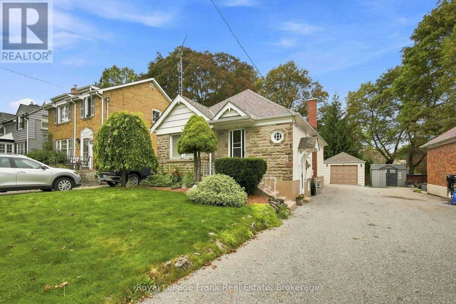 126 Lauder Road, Oshawa, ON, L1G 2H6