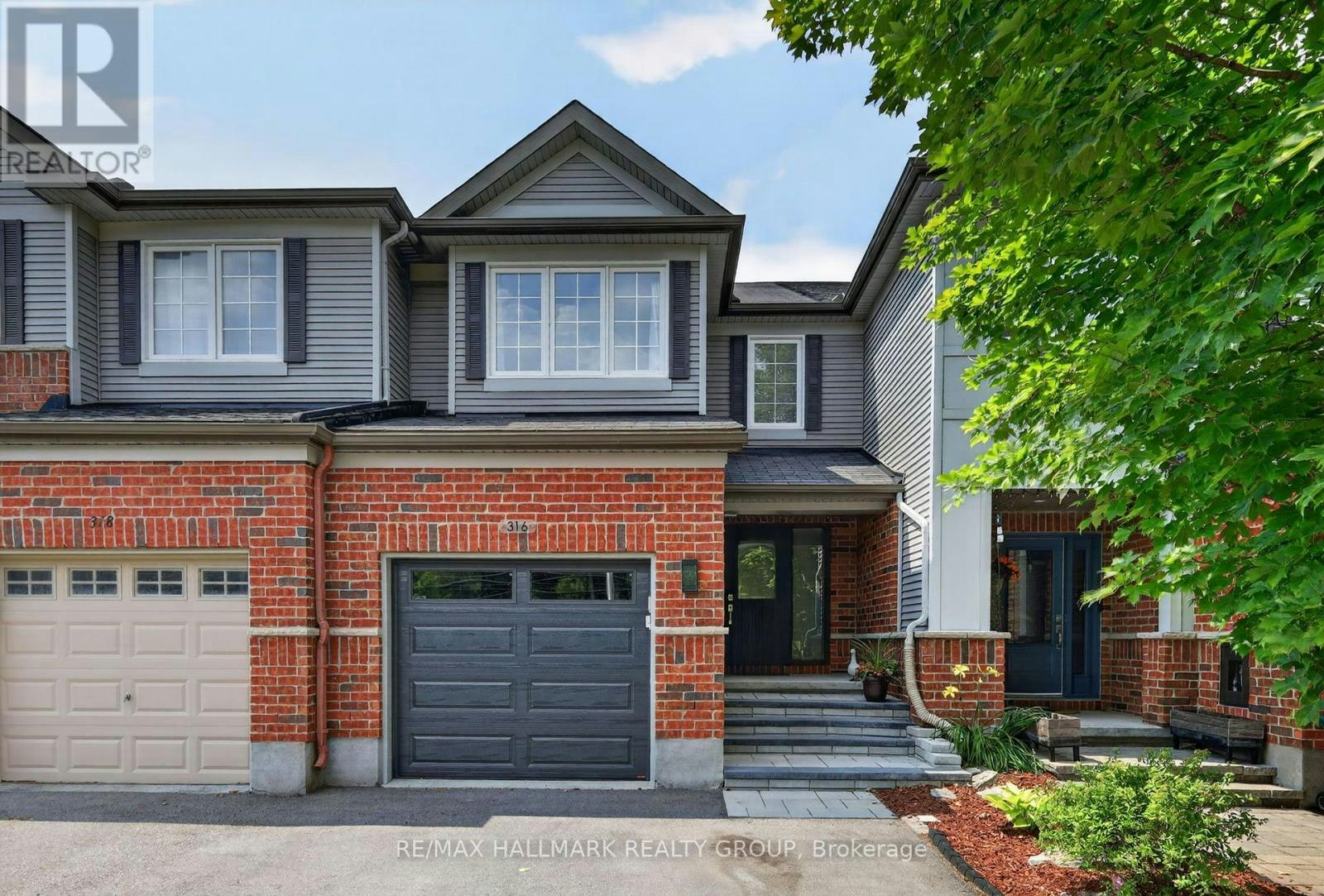 316 Aldworth Private, Ottawa, ON, K2S 0M9