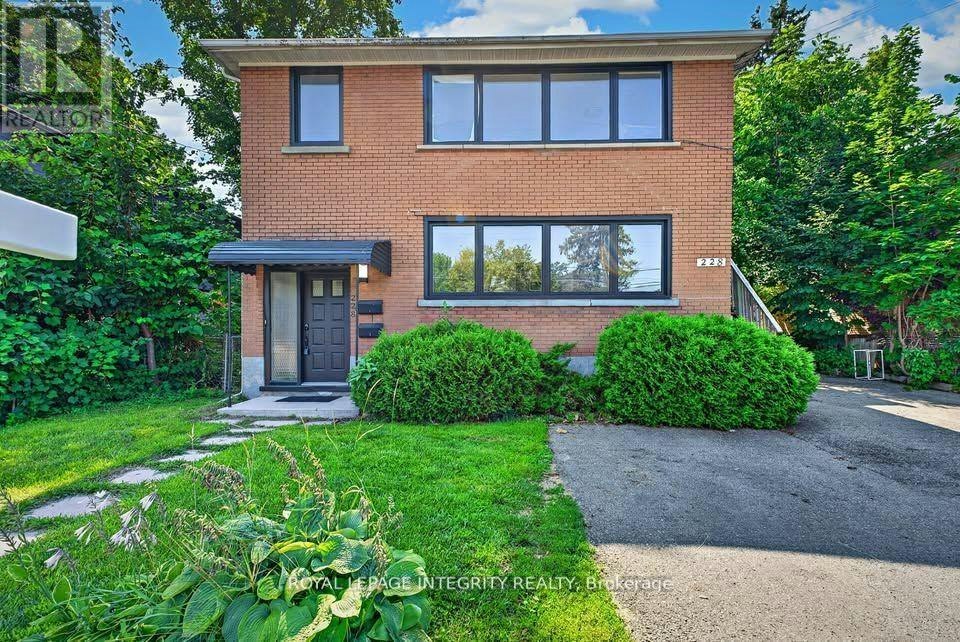 228 Woodroffe Avenue, Ottawa, ON, K2A 3V4