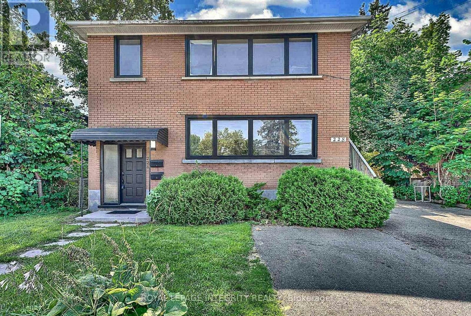 228 Woodroffe Avenue, Ottawa, ON, K2A 3V4
